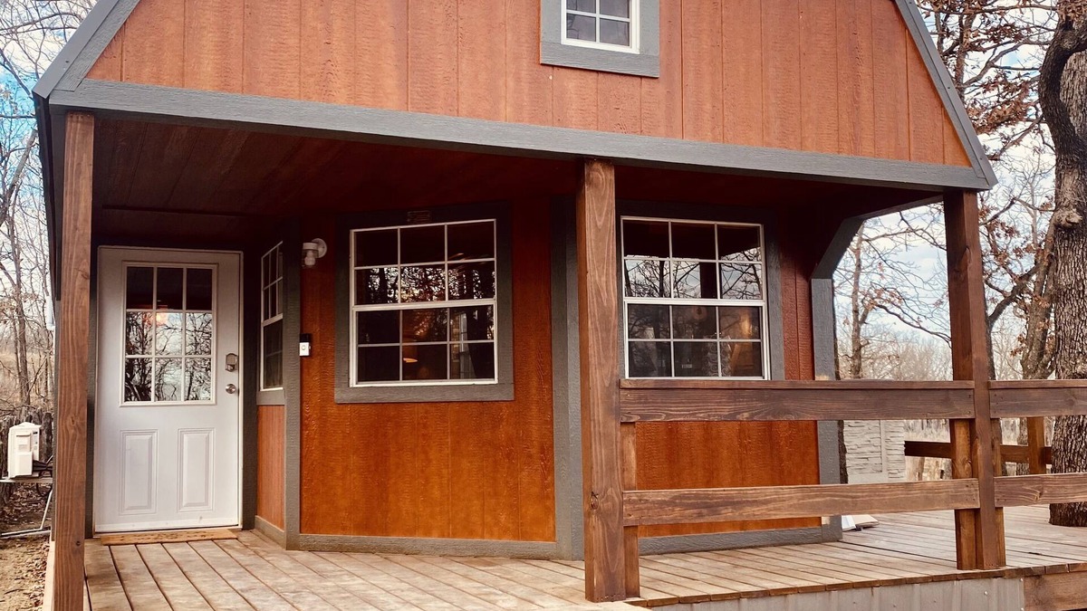 Henryetta Cabin | Cedar Bluff - Lemurs & Zebras, Private Hot Tub, Pet-Friendly