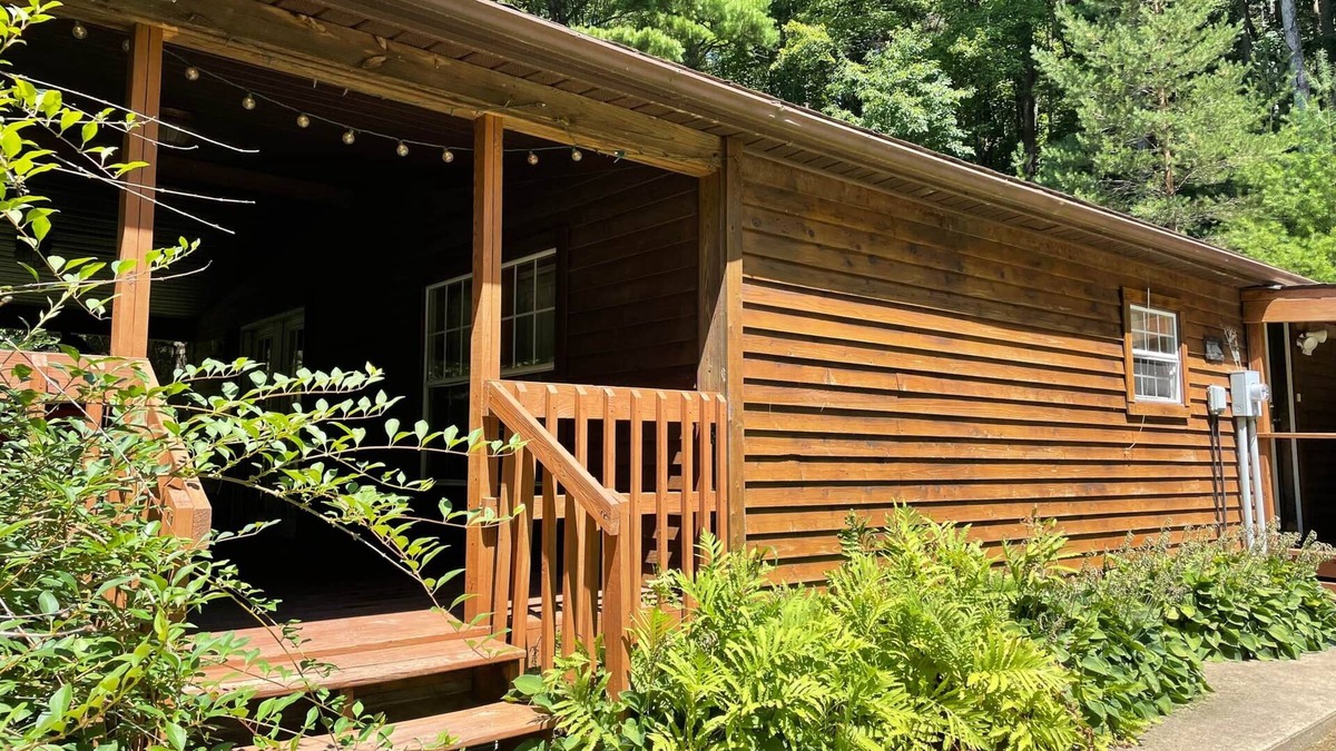Loudonville House | Cedar Cottage - Secluded Cottage with Hot Tub