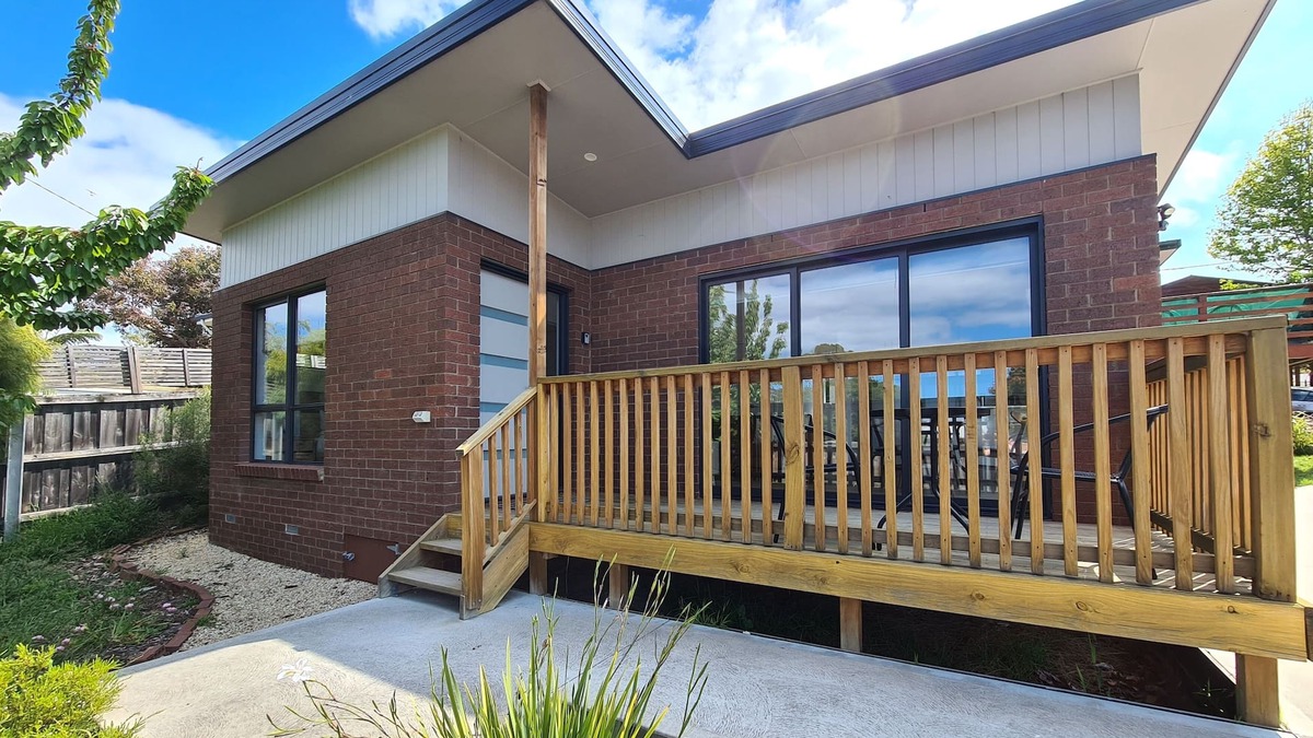Blackmans Bay House | Cedar Cottages Blackmans Bay - Cinnamon Cottage