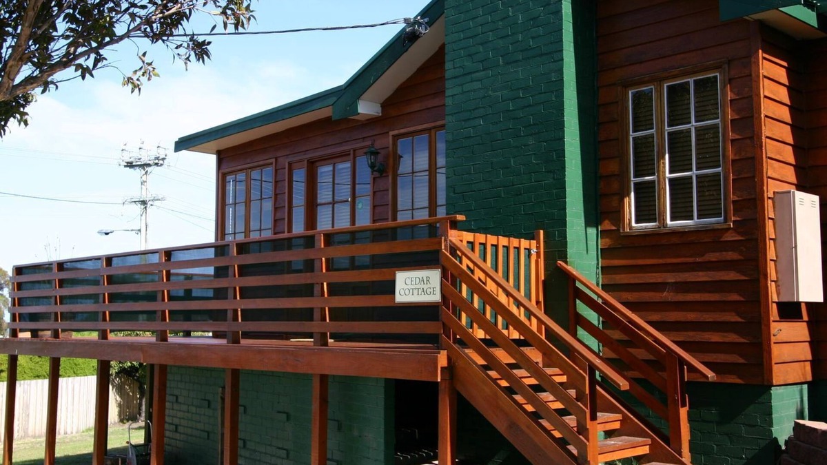 Blackmans Bay House | Cedar Cottages Blackmans Bay - Cedar Cottage