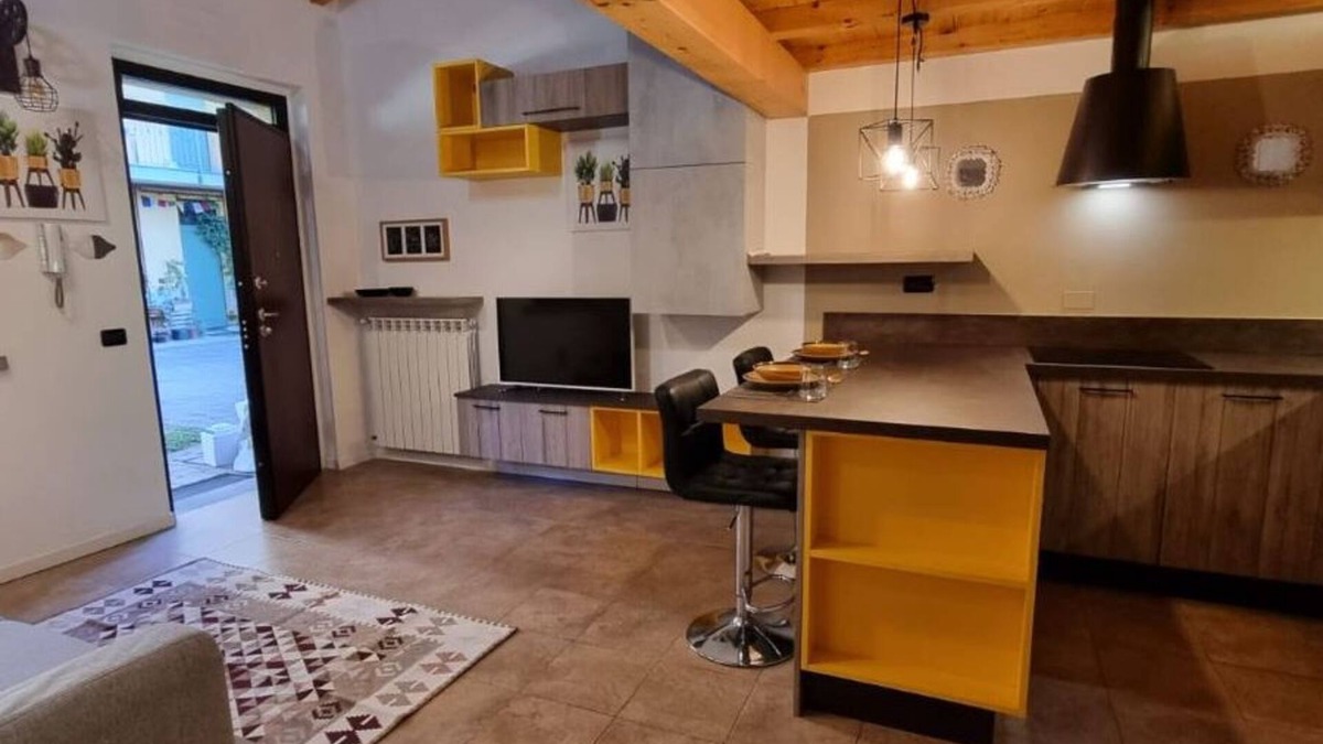 Oltrestazione Apartment | Cedar Court - Urban design and cozy quite apartment