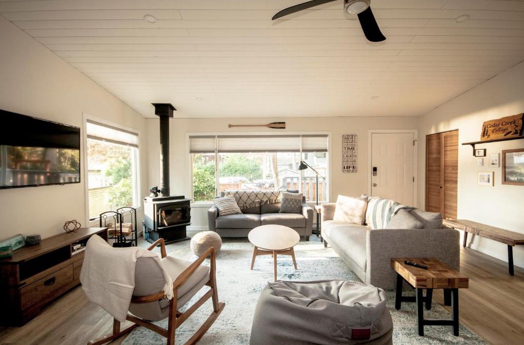 Tuwanek House | Cedar Creek Cottage 3BR - Welcome to your Oasis Steps from the Beach
