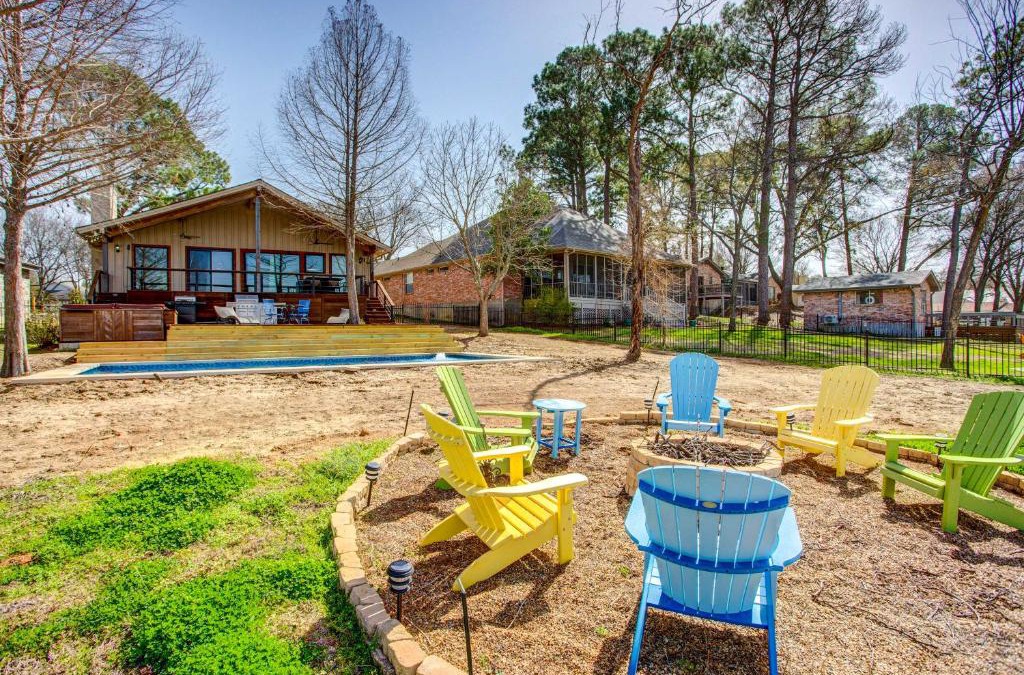 Gun Barrel City House | Cedar Creek Lakefront Vacation Rental with Pool
