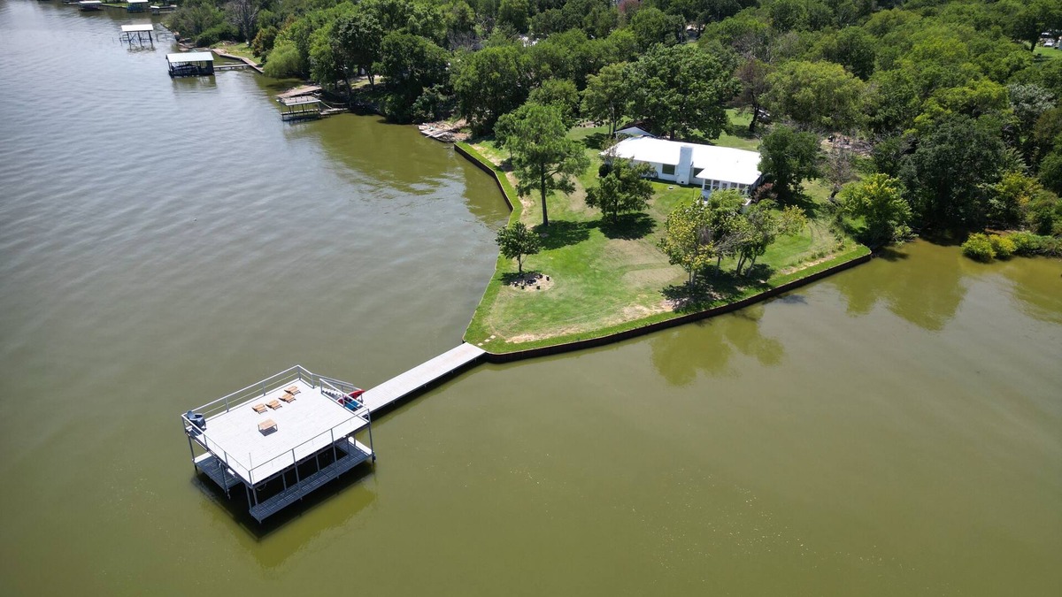 Kemp House | Cedar Creek lakefront, open water views