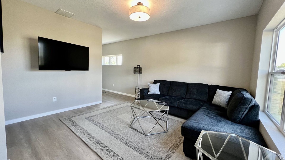 Cedar Falls House | Cedar Falls Townhome - New Construction - 3 KING BEDS!