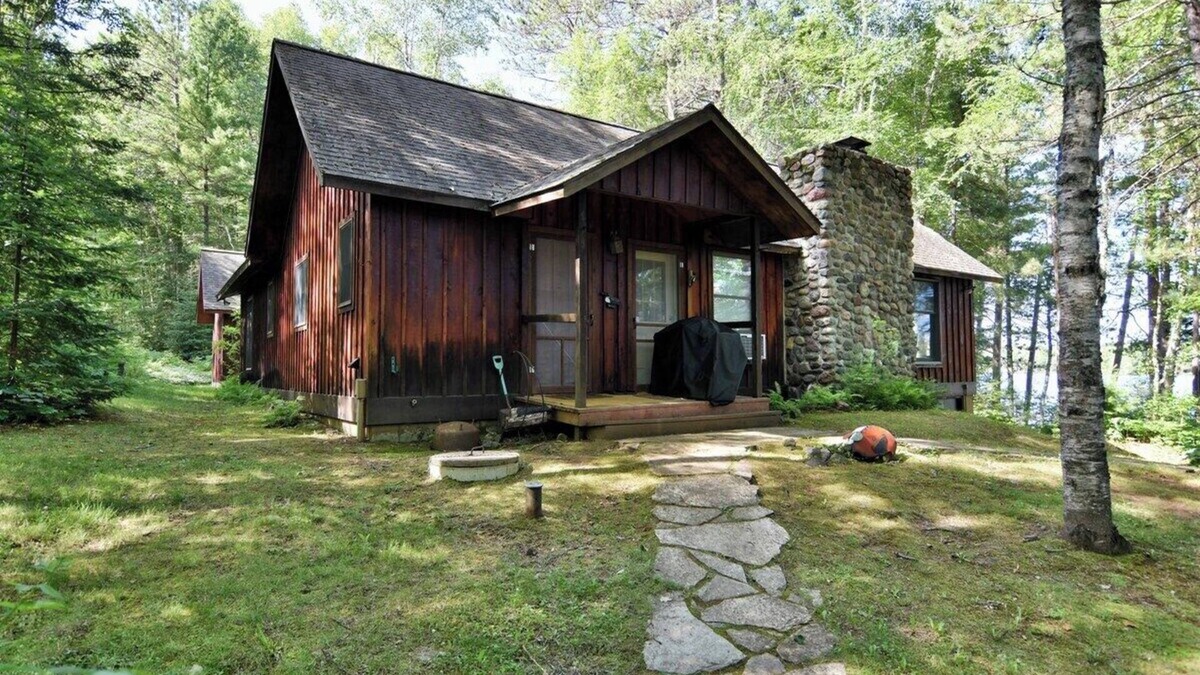 Clam Lake Cabin | Cedar Lodge on Dells Lake near Clam Lake, WI