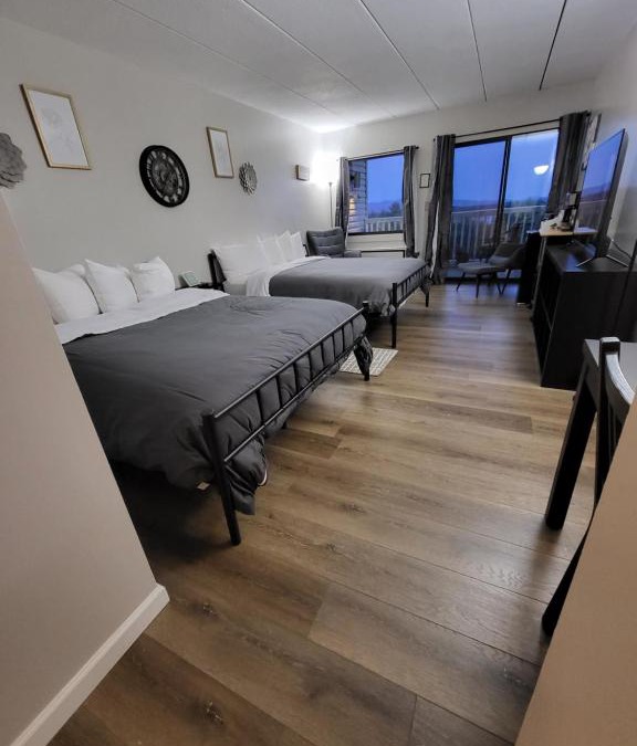 Weirs Beach Apartment | Cedar Lodge Room w/Lake Views!