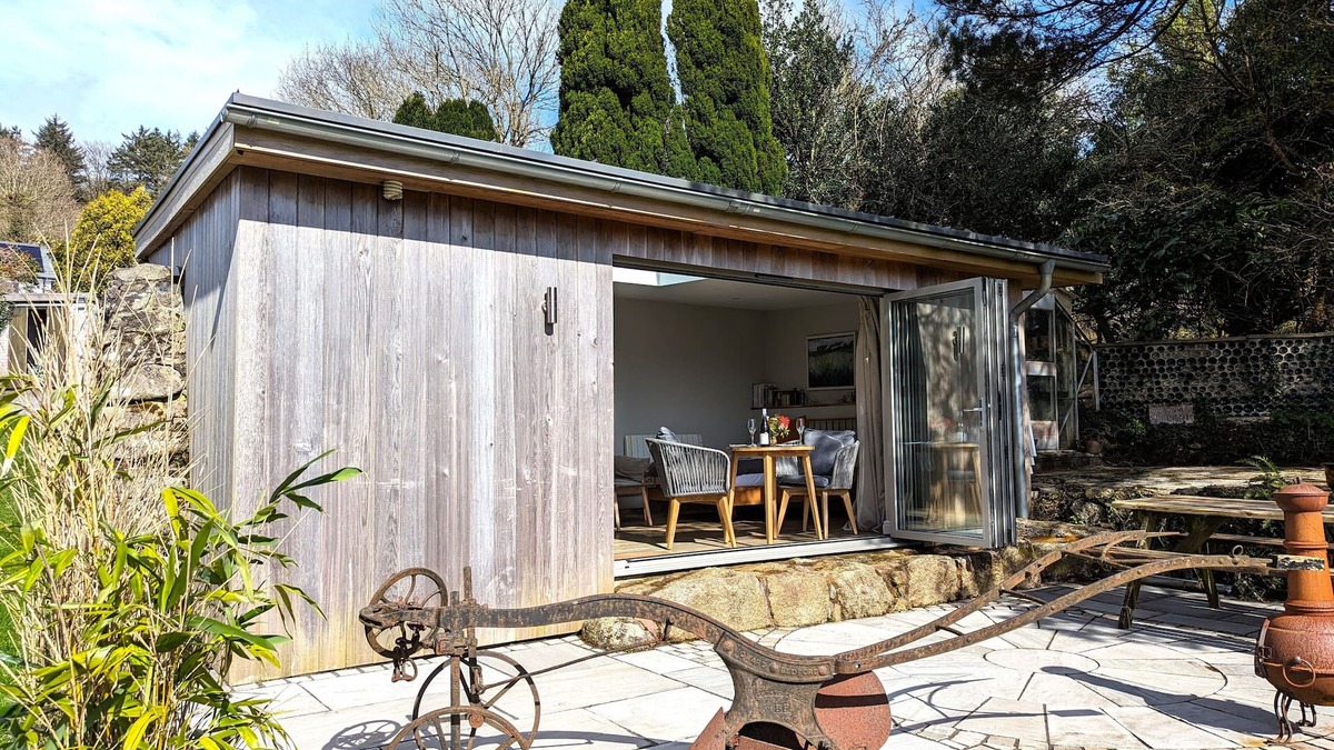 Shaugh Prior Cabin | Cedar Lodge - Stunning Dartmoor Views & Walks
