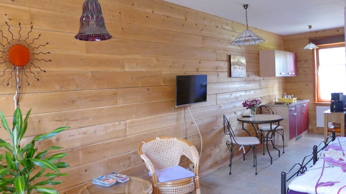 Hinrichshagen Apartment | Cedar log cabin ZBZ Anna - Guesthouses Eva-Maria and Reinhard Köhler