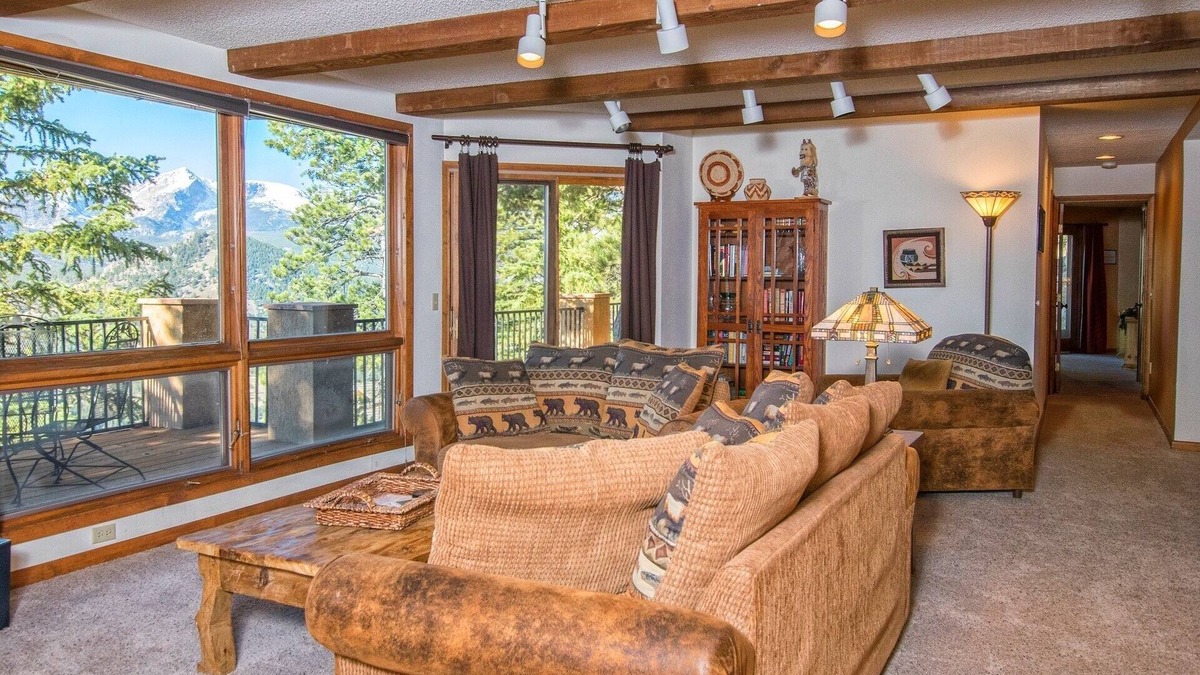 Windcliff Estates House | Cedar Lower Vacation Home at Windcliff by RedAwning