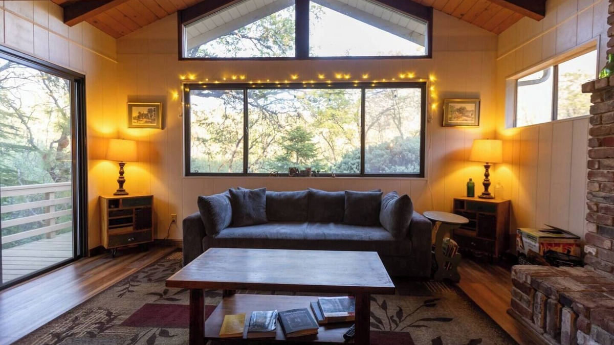 Camp Nelson Cabin | Cedar Pine Cottage - Cozy - Retro - Secluded - Cabin