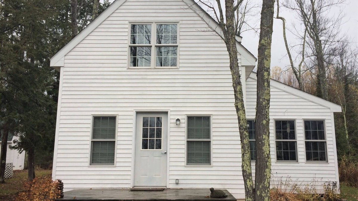 La Pointe House | Cedarberry Bluff - Charming Cottage with Lake Superior Views!