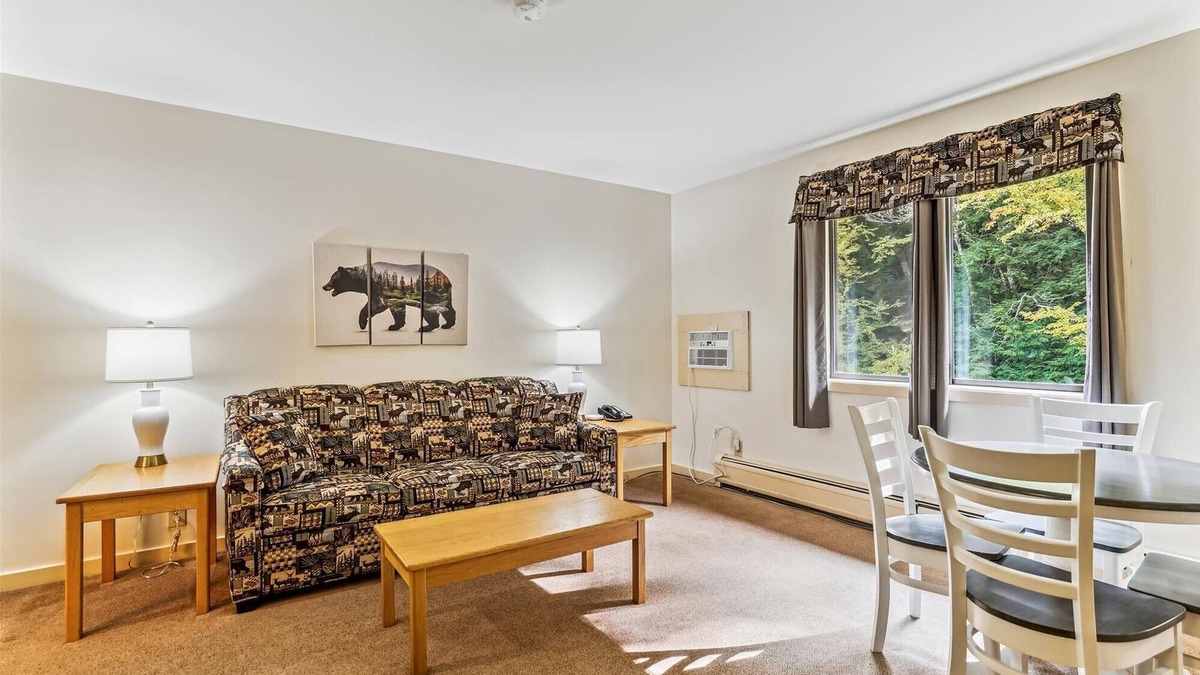 West Bridgewater Hotel | Cedarbrook Junior Suite 11416