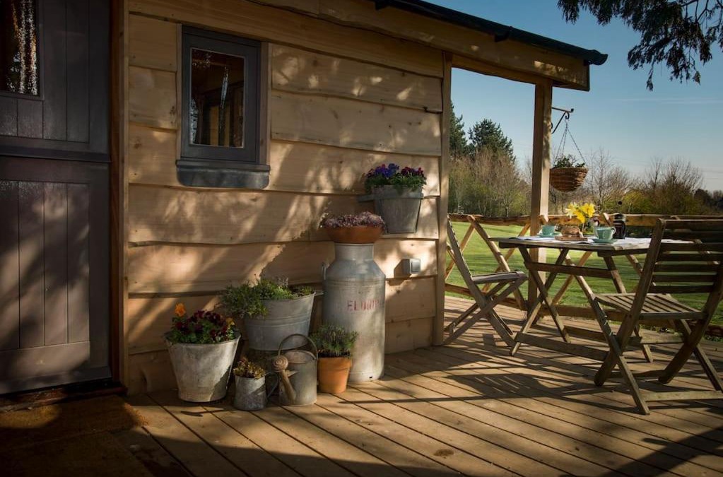 Winchelsea Apartment | Cedarwood, an intimate and romantic cabin for two.