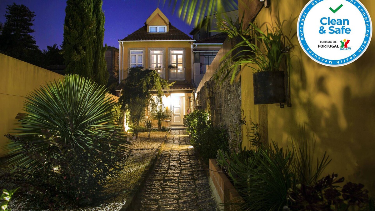 Uniao de Freguesias do Centro Villa | Cedofeita Village in Porto - Entire Condominium with Garden and Terraces
