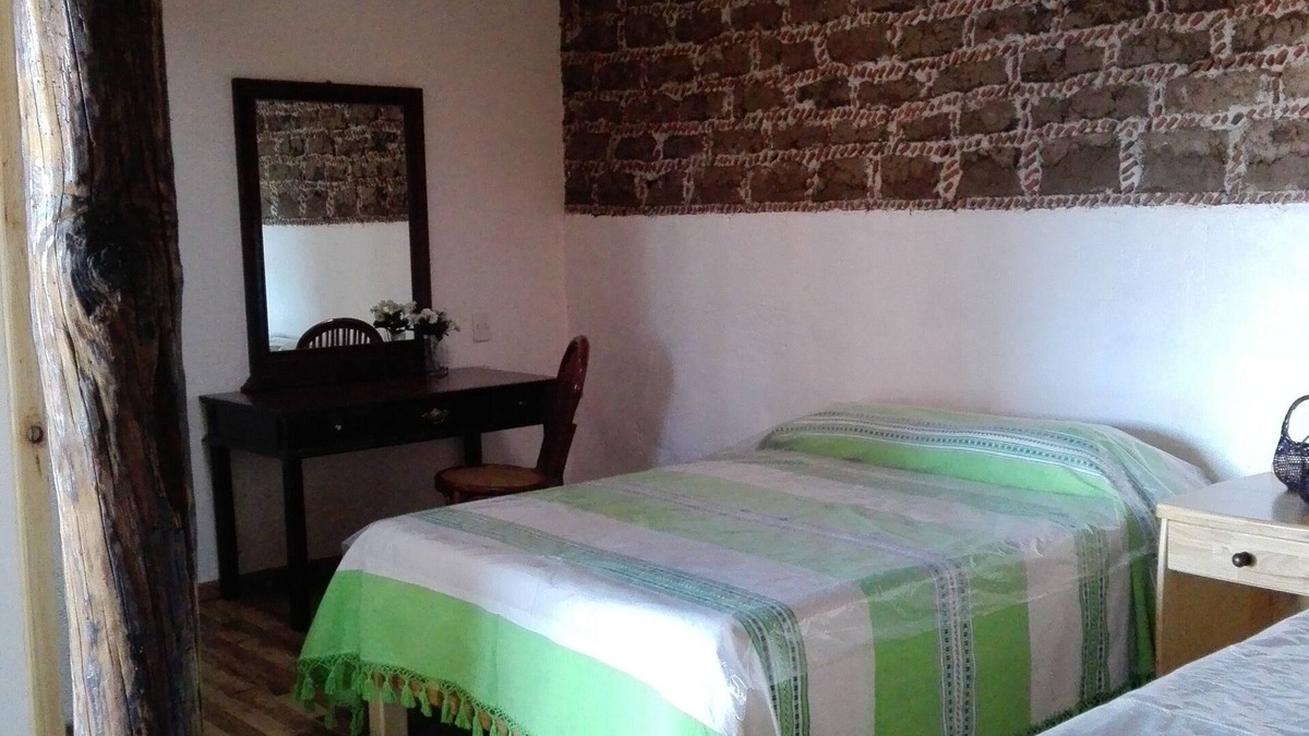 Jocotitlan Hotel | Cedro comfortable and cozy bedroom in 17th century house at 30 min. of Toluca