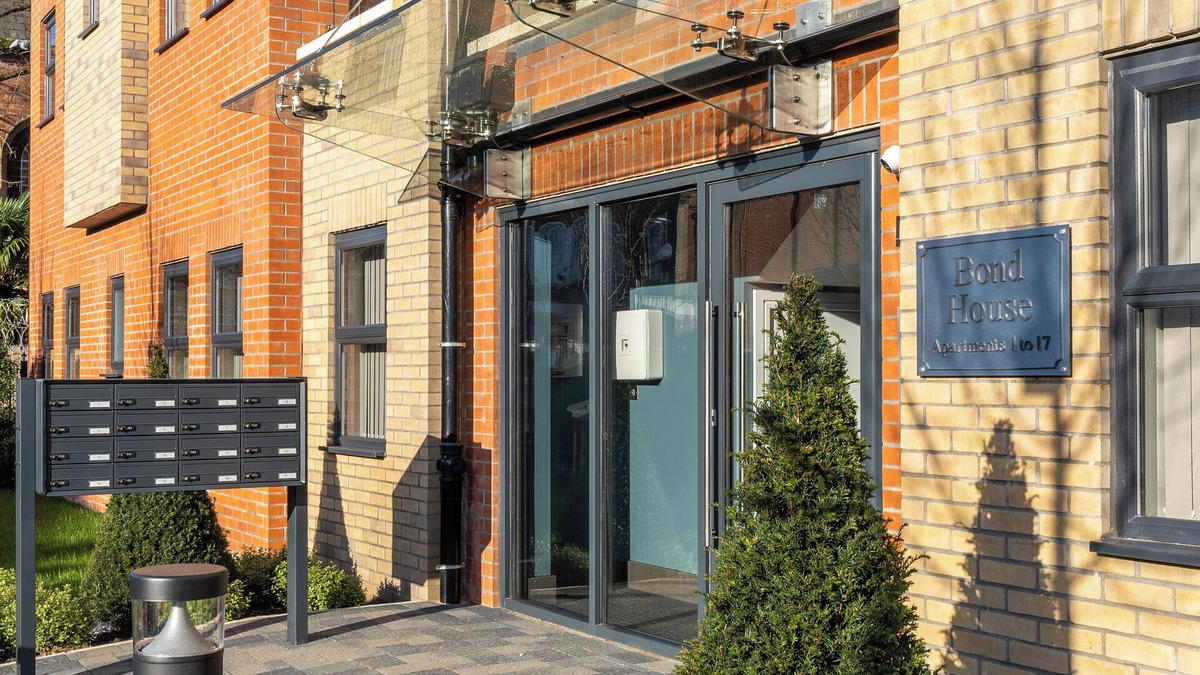 Reading Apartment | Celador Apartments - Bond House