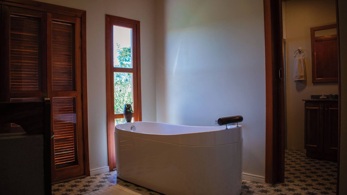 Merlot Ski Chalet | Celeste Suites, in Vale dos Vinhedos with Bathtub and Colonial Breakfast
