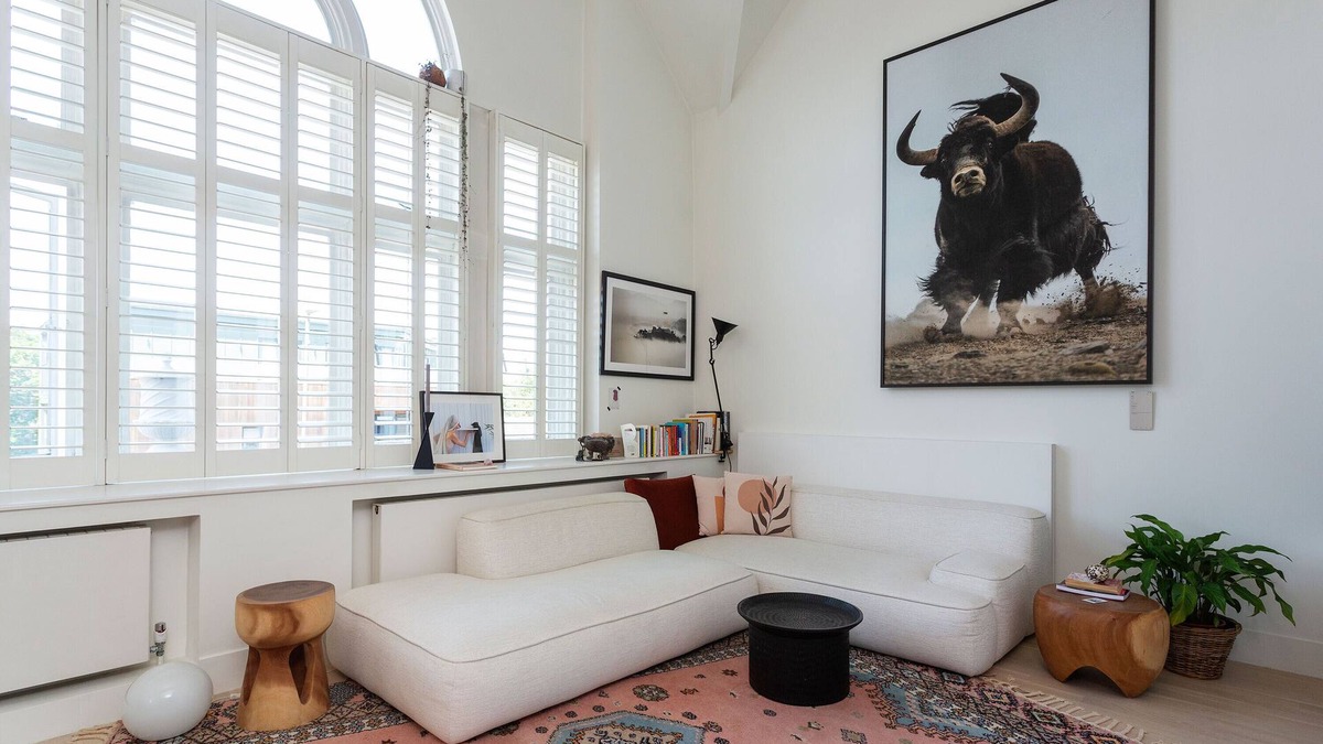 Southfields Apartment | Celestial Loft, by Veeve