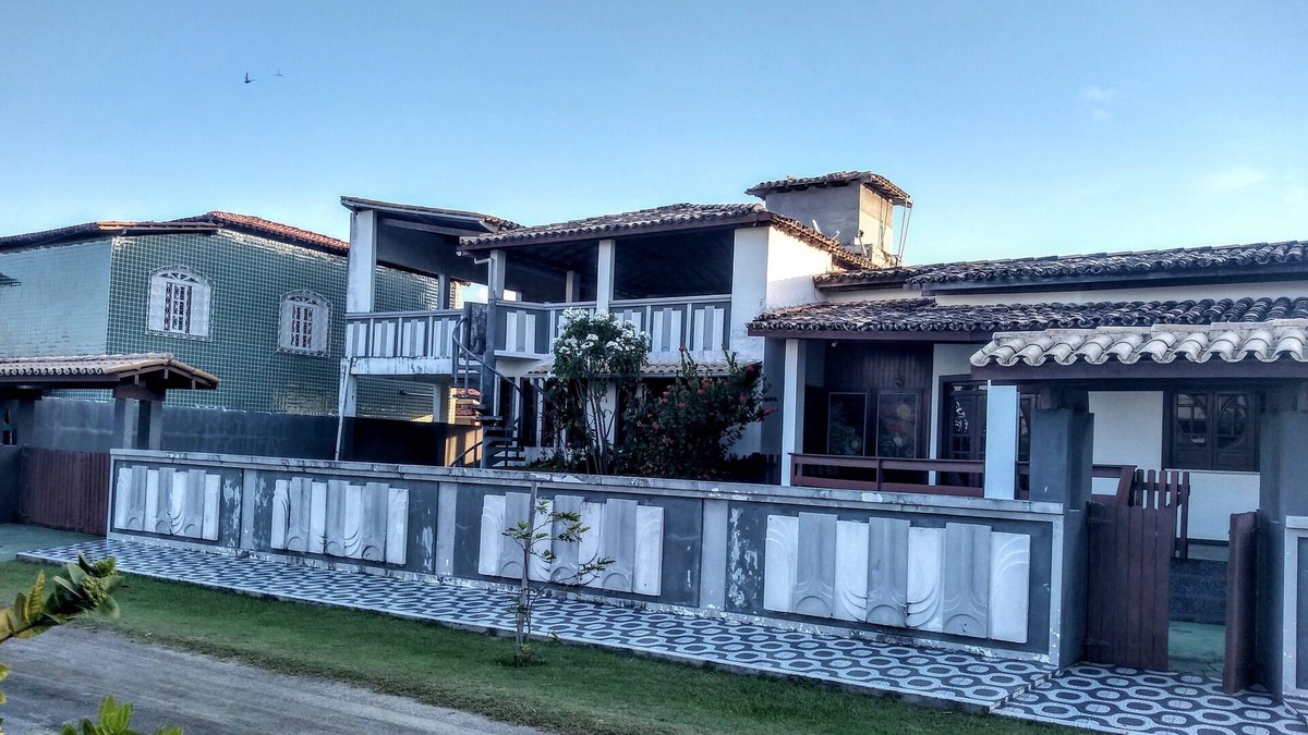 Vera Cruz House | CELI house, well maintained with ample space near the beach in a closed condominium.