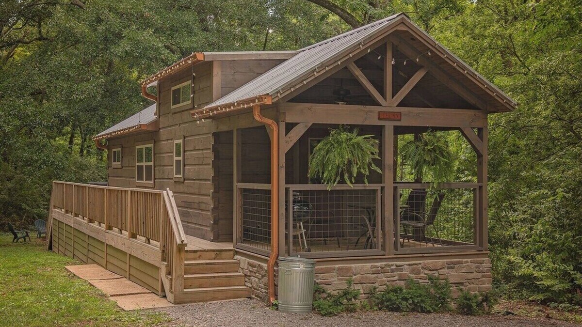 Chattanooga Apartment | Celina Cabin | Nature Cabin Near Downtown Chattanooga