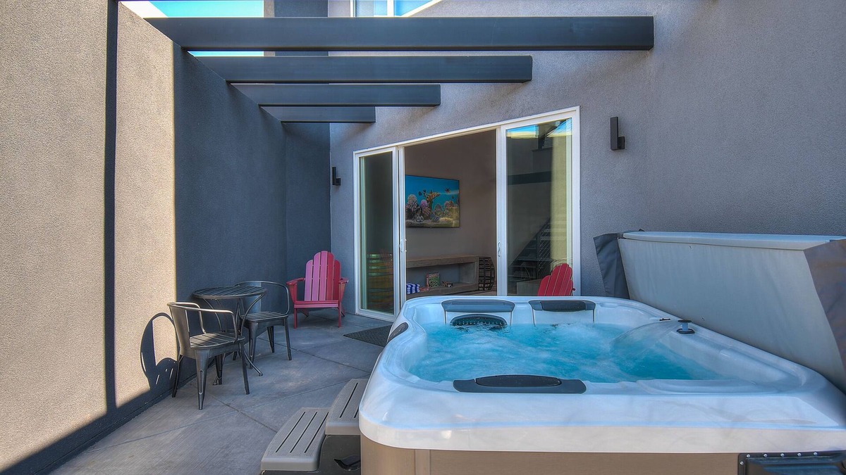 Northeast Heights House | Cellar 74: New Modern Wine Casita w/Hot tub