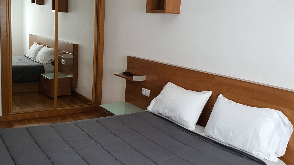 Monforte de Lemos Apartment | Celso Emilio Ferreiro Apartment