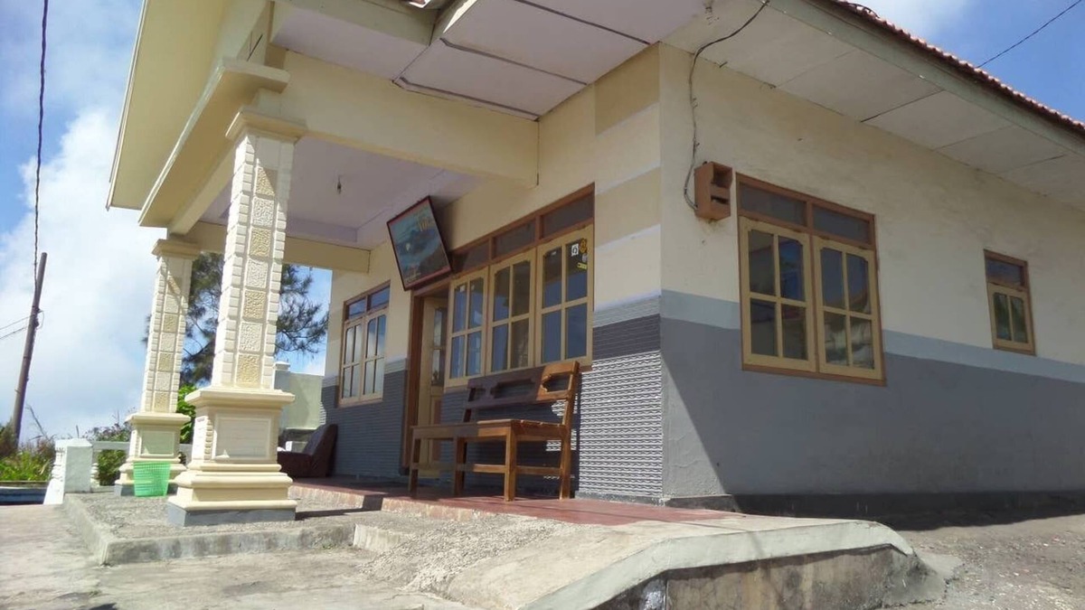 Tengger Caldera House | Cemara Lawang Homestay, bedroom sharing bathroom1