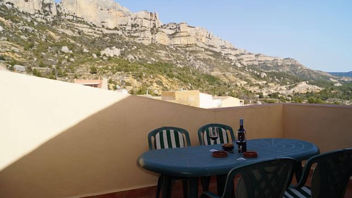 Escaladei Cottage | Centennial house completely renovated with views of the Montsant
