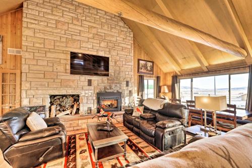 Centennial House | Centennial Cabin with Hot Tub, Sauna and Pool Table!