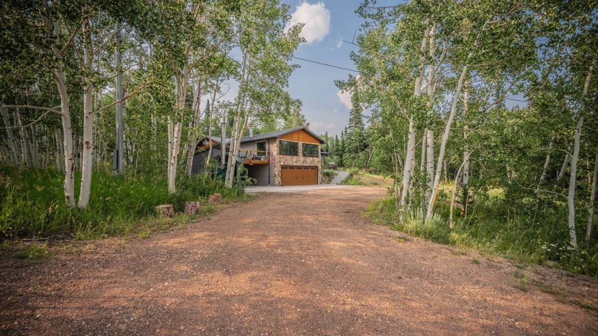Centennial Cabin | Centennial Mountain Retreat