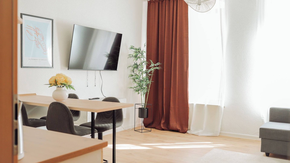 Chemnitz Apartment | Center, 2R, own terrace, WiFi, 4P, modern, quiet