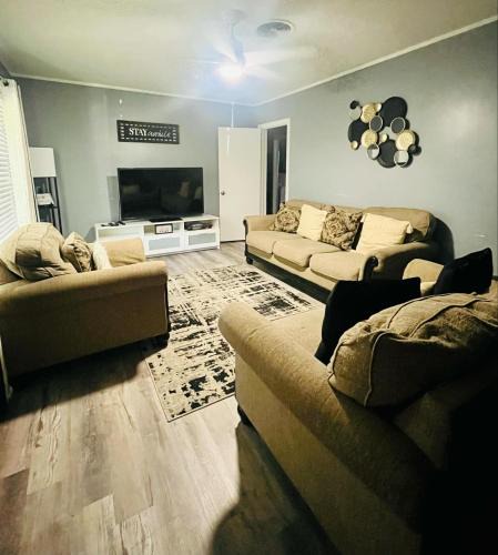 Columbus House | Center City Family Getaway