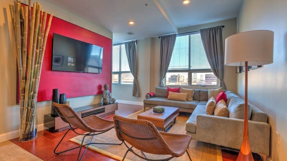 Chinatown Apartment | Center City - Spacious - Hosted By StayRafa