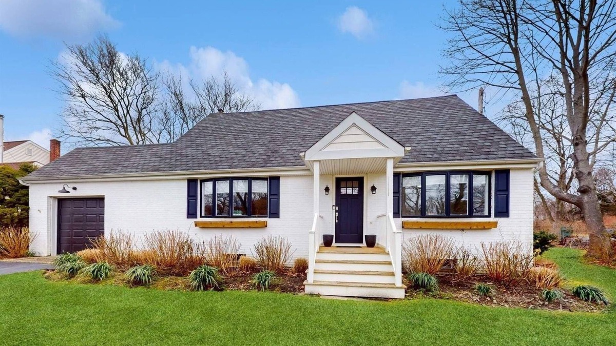 Jamesport House | Center of Jamesport, New Pool!