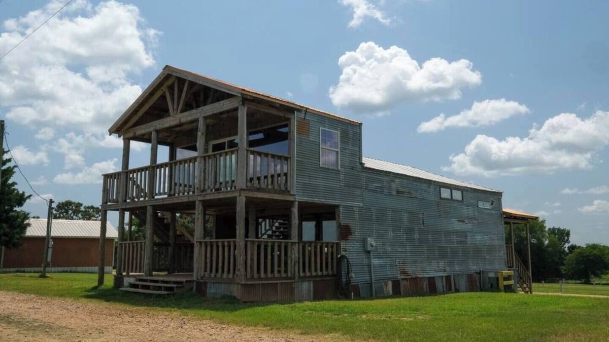 Minden House | Center Stage @ Yellow Rose Canyon