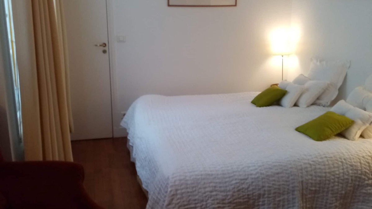 Saint-Germain-des-Pres Apartment | Center ville St GERMAIN PRES historic center close to river comfort calm bright