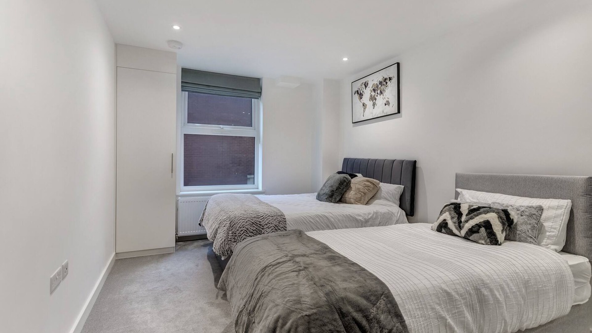 Slough Apartment | Central 1-Bed Apartment in Slough Sleeps 3!