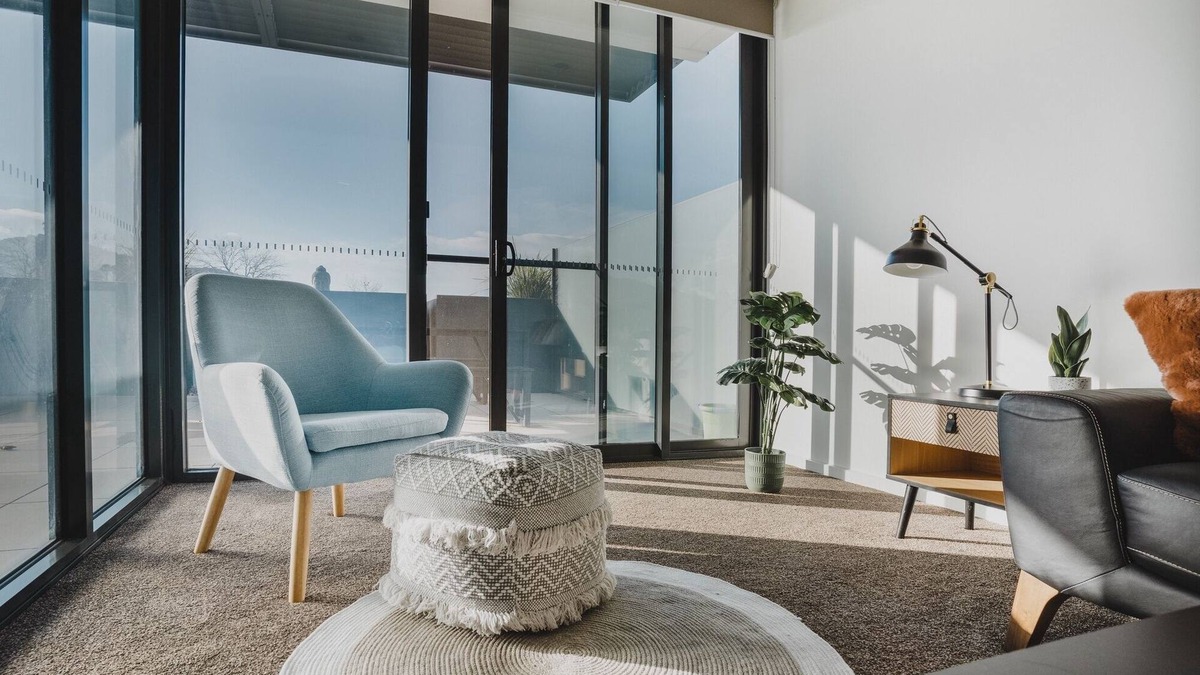 Braddon Apartment | Central 1-Bed with Balcony, Rooftop BBQ & Parking