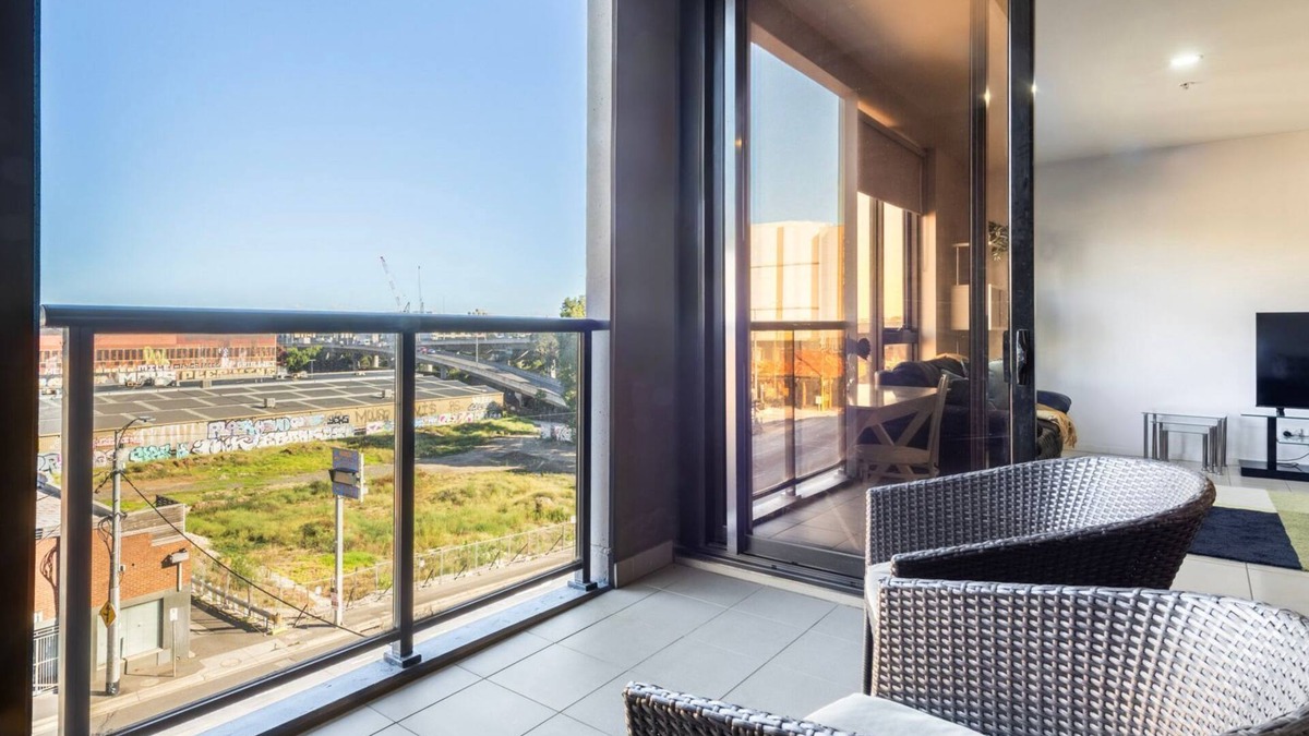 North Melbourne Apartment | Central 2-Bedroom Apt with Parking in North Melbourne