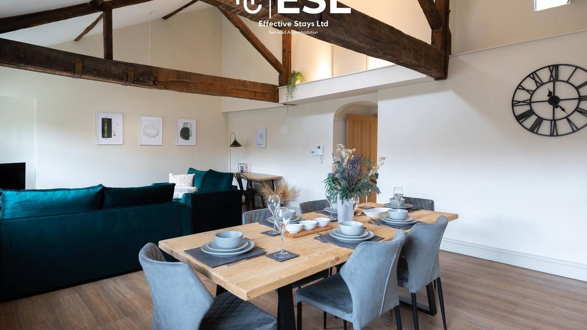Shrewsbury Apartment | Central 2 Bedroom Apartment with Parking and Overlooking Town Square