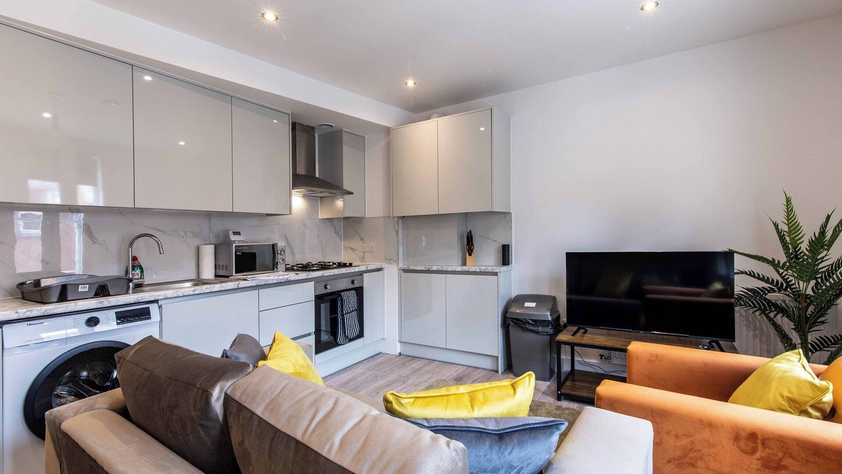 Basingstoke Apartment | Central 2BR Apt Basingstoke Near Shops & Transport