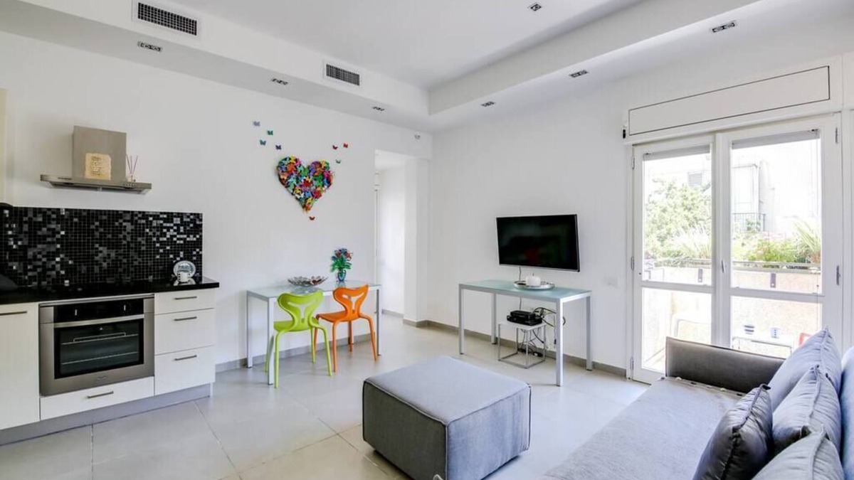 Old North Apartment | Central 2BR in Ben Yehuda by Holiday-rentals
