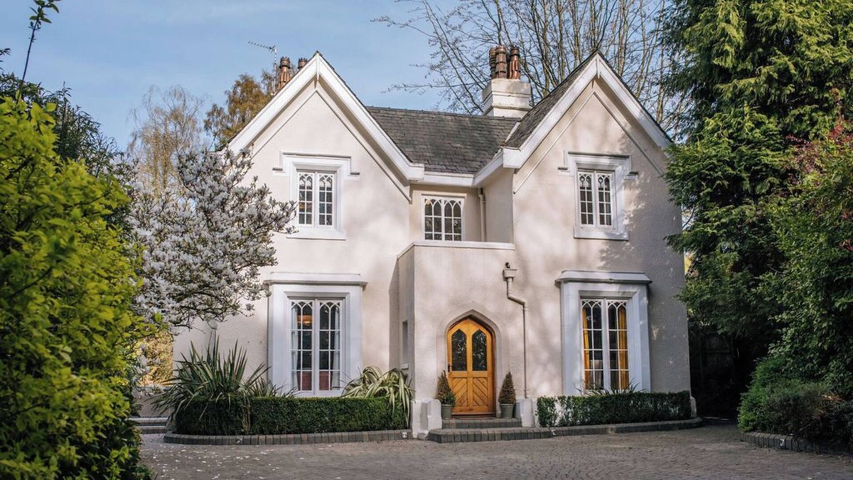 Alderley Edge House | Central Alderley Edge Detatched 4 Bedroom House - The Alderley Edge Gate House