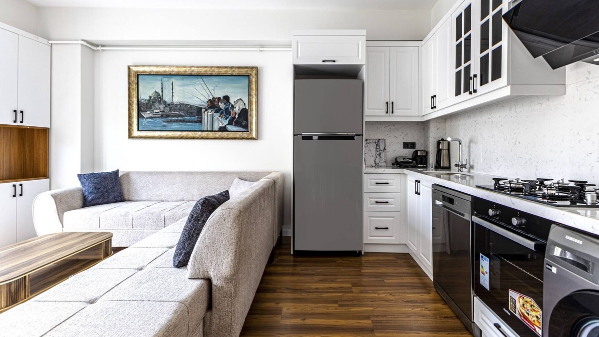 Osmanbey Apartment | Central and Modern 2+1 Flat in Sisli