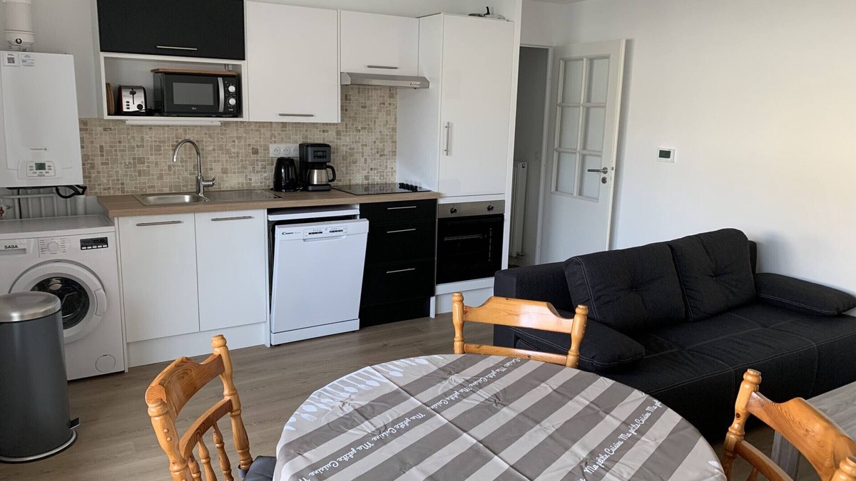 Fort-Mahon-Plage Apartment | Central Apartment Near Beach with Parking & Baby Equipment