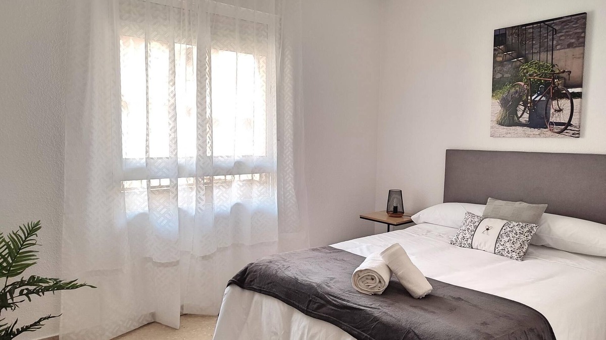 Huerta del Rey Vallellano Apartment | Central Apartment Jardines de Vallellano