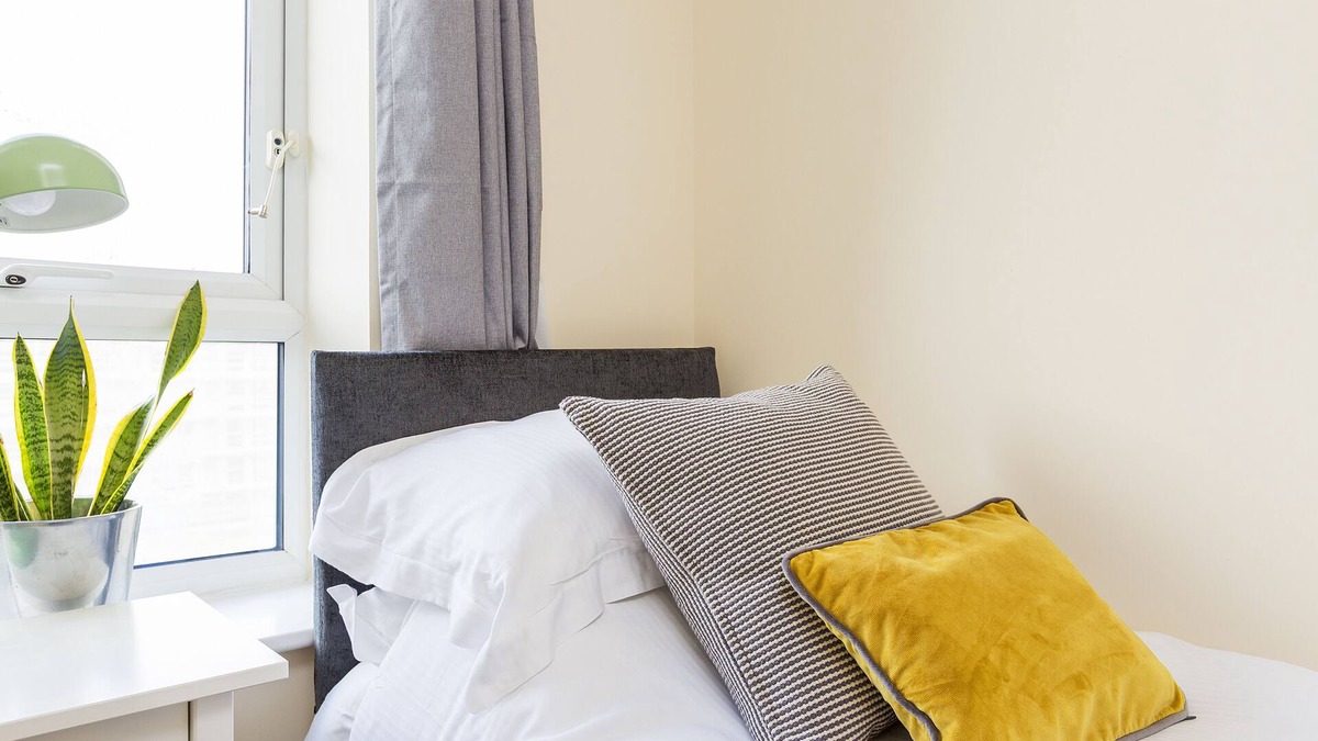 Ashford House | Central Ashford, near Ashford train station