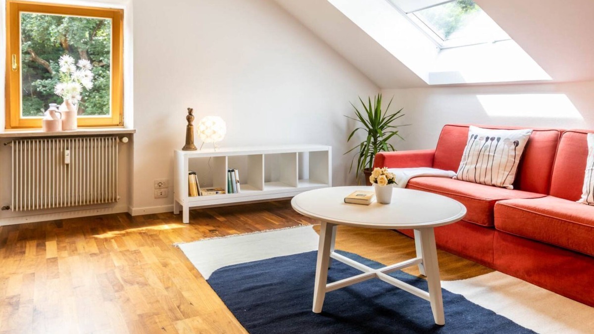 Brunico Apartment | Central Attic Castle View with private parking