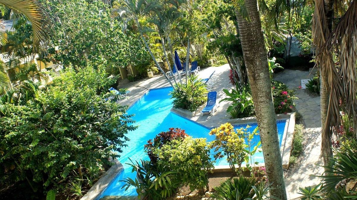 ProCab Apartment | Central Cabarete apartment, 2 bedrooms/2 bathrooms, balcony/pool/TV/Wi-Fi